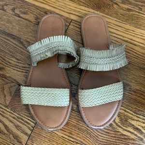 Universal thread tan straw sandals strap 9.5